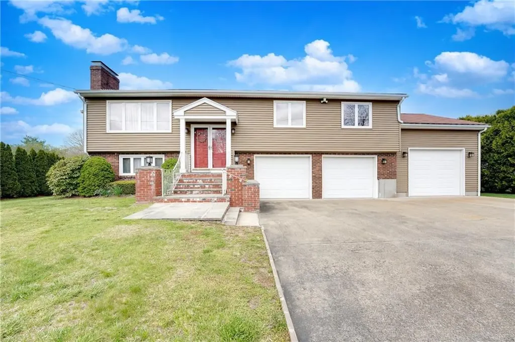 65 Mohawk Drive Seekonk MA 02771