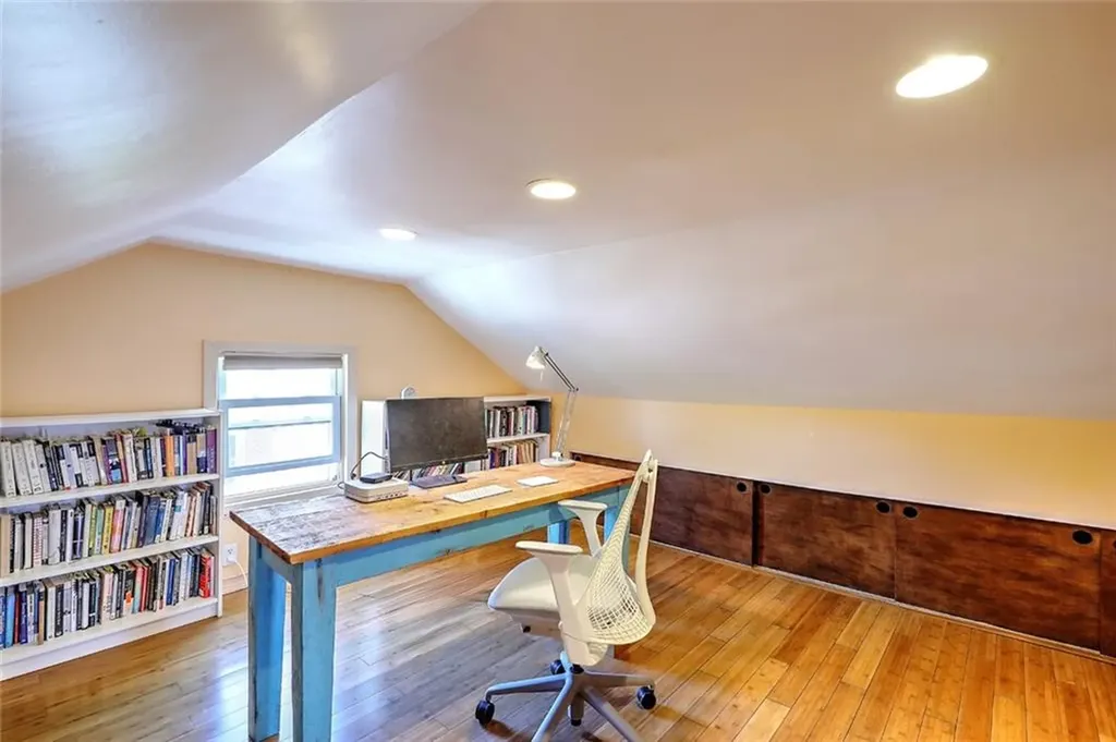 139 Sessions Street Providence RI 02906