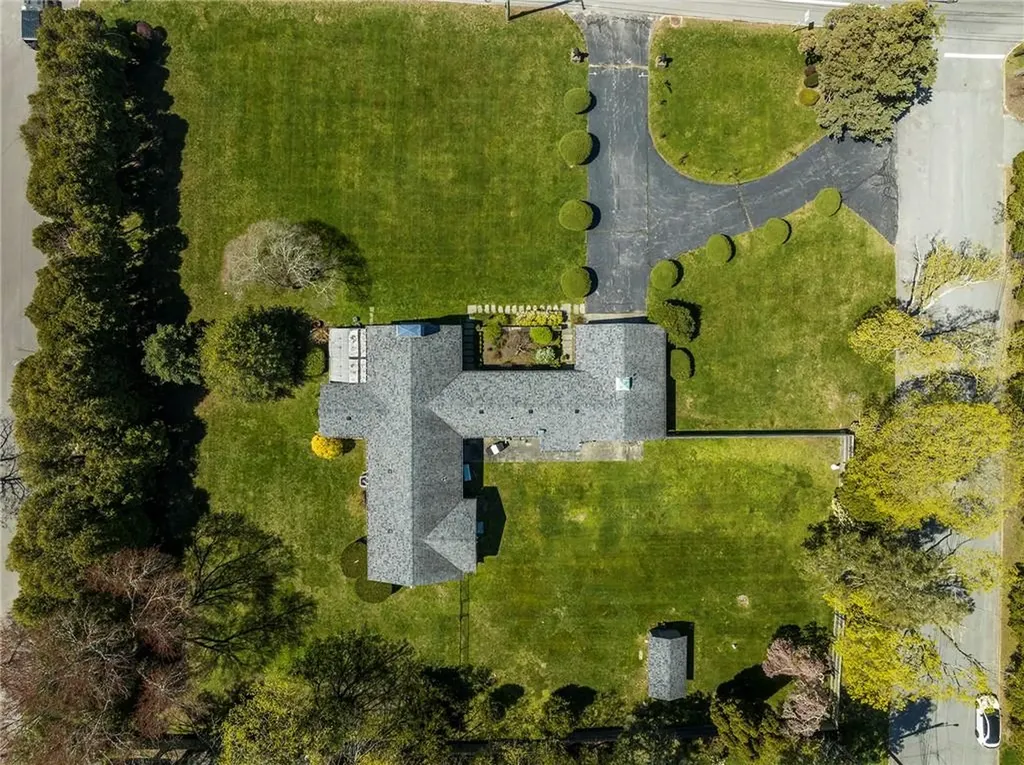 1400 Hope Street Bristol RI 02809