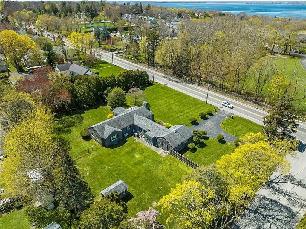 1400 Hope Street Bristol RI 02809