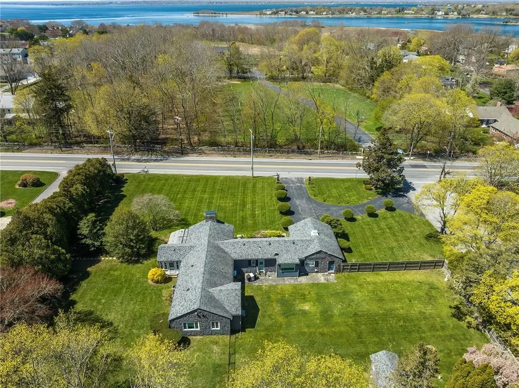 1400 Hope Street Bristol RI 02809