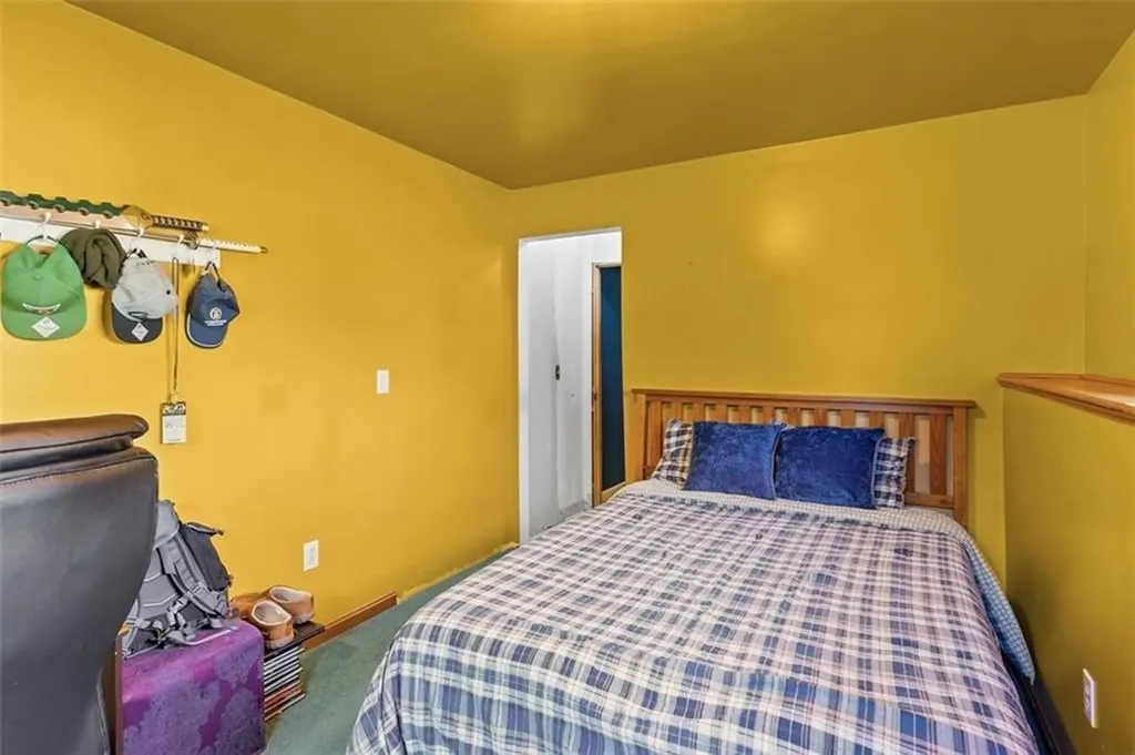 29 Medieval Way West Warwick RI 02893