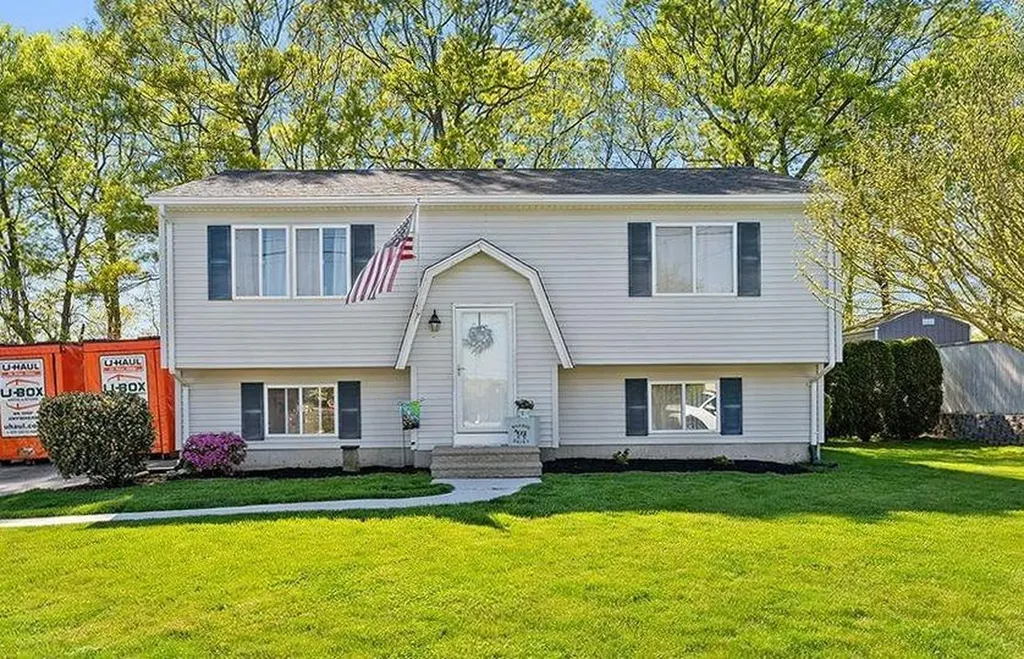 29 Medieval Way West Warwick RI 02893
