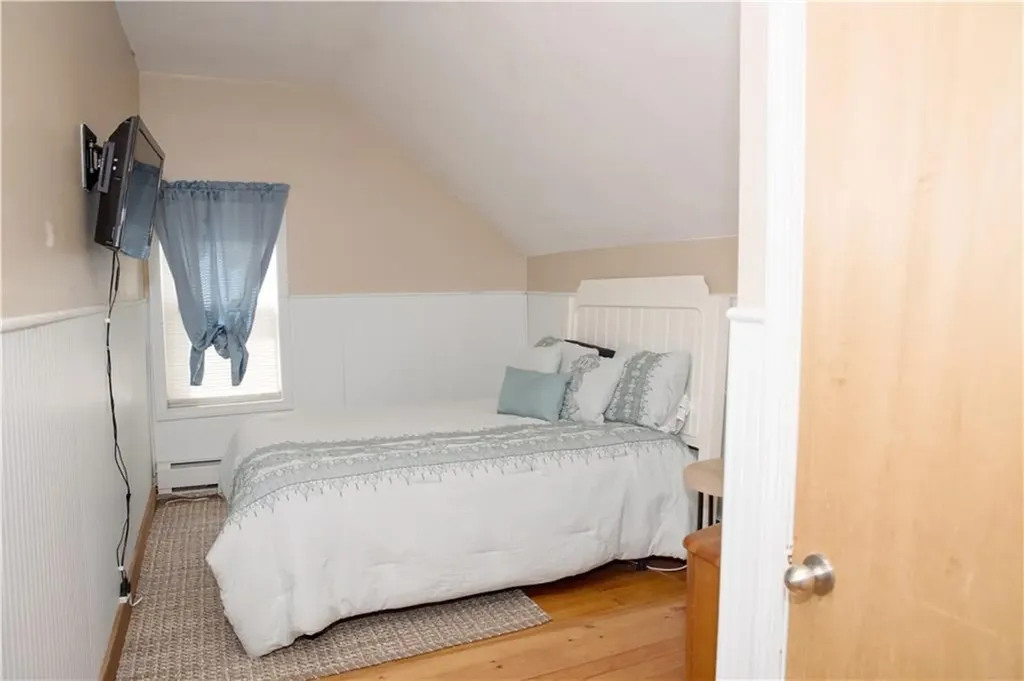 132 Uncas Street Warwick RI 02889