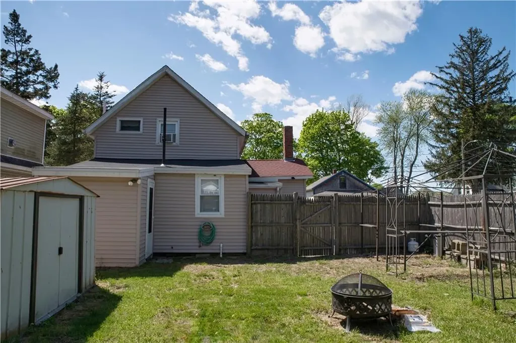 132 Uncas Street Warwick RI 02889