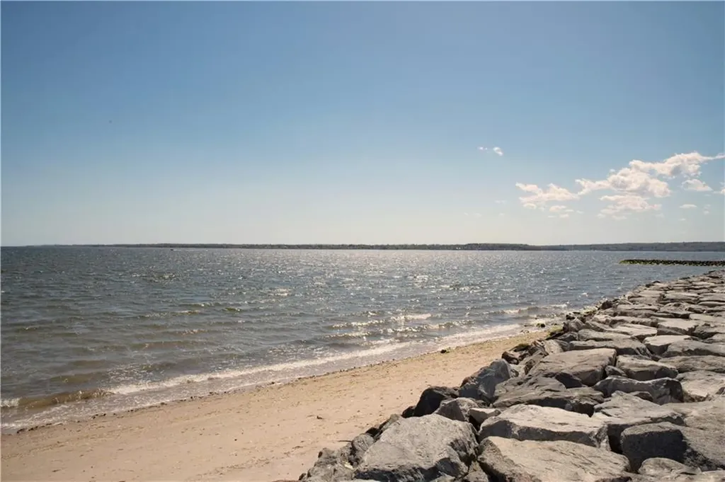 132 Uncas Street Warwick RI 02889
