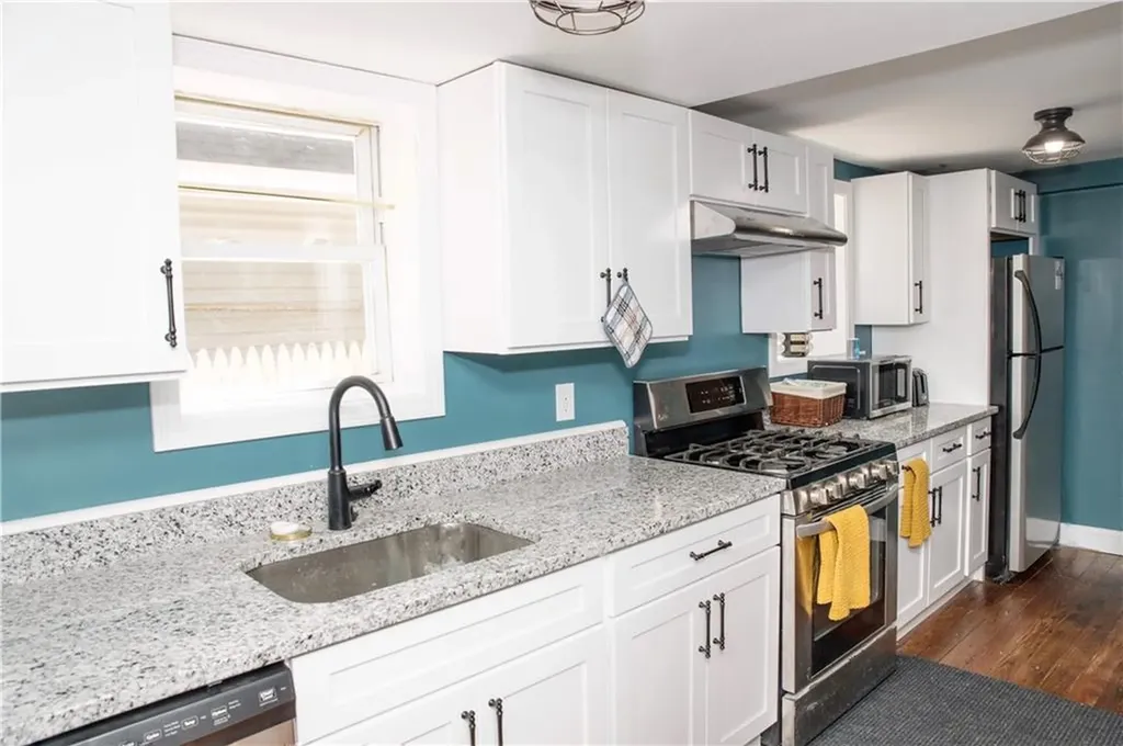 132 Uncas Street Warwick RI 02889