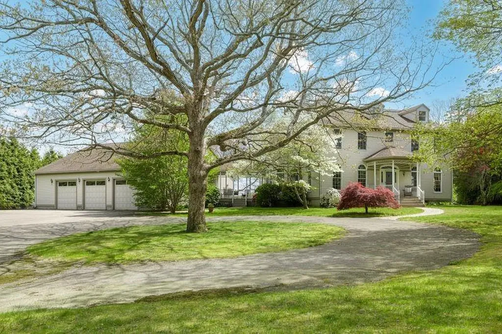 34 Weatherly Court Jamestown RI 02835