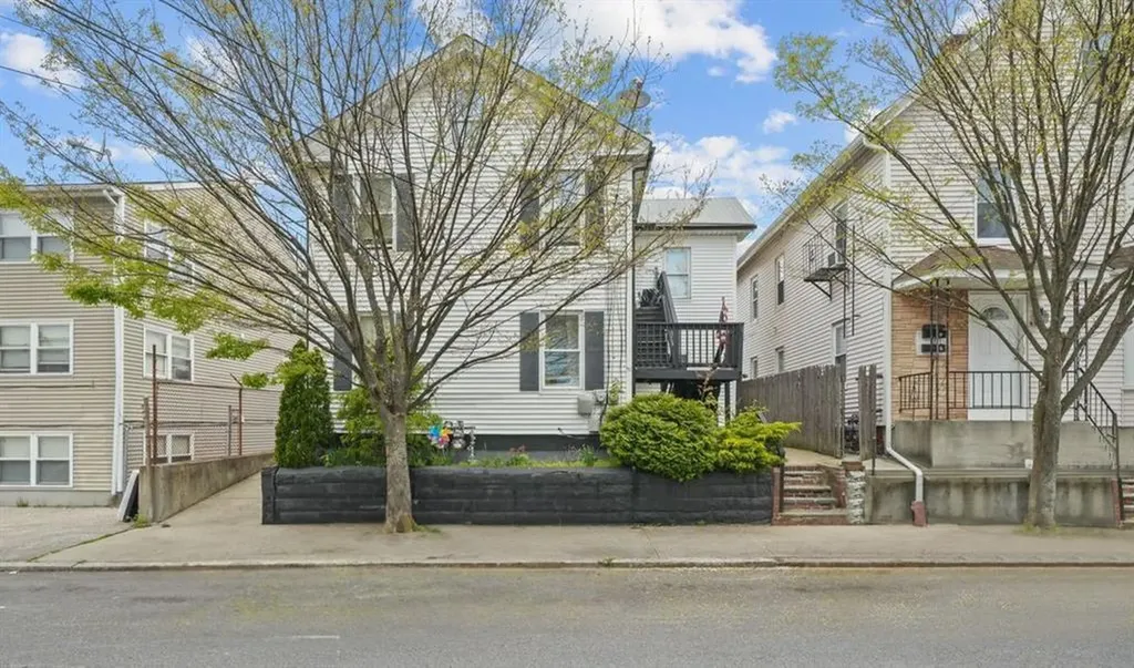 51 Vale Street Pawtucket RI 02860