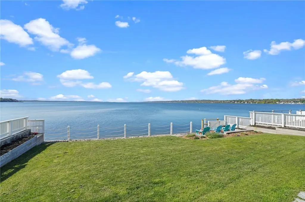 75 Fountain Avenue Portsmouth RI 02871