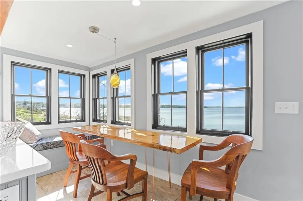 75 Fountain Avenue Portsmouth RI 02871