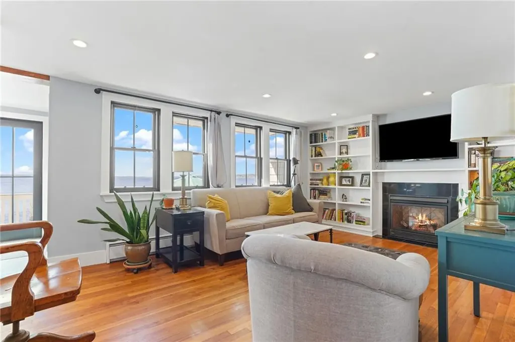 75 Fountain Avenue Portsmouth RI 02871