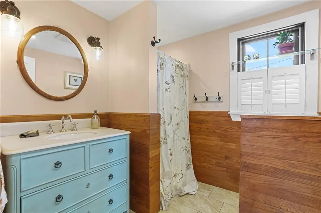 75 Fountain Avenue Portsmouth RI 02871