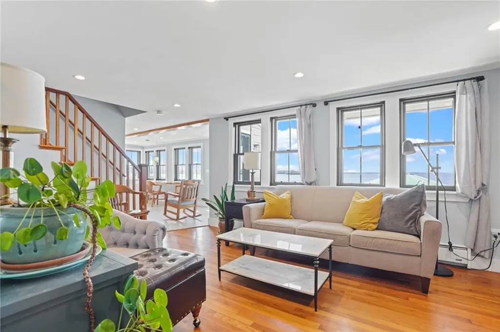 75 Fountain Avenue Portsmouth RI 02871