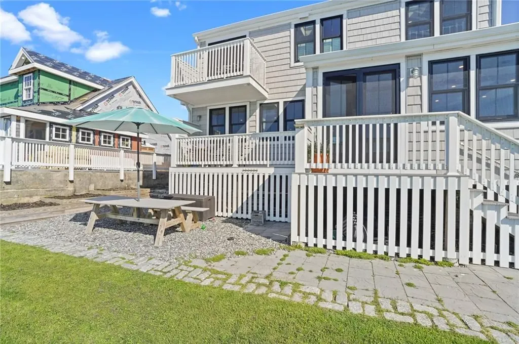 75 Fountain Avenue Portsmouth RI 02871