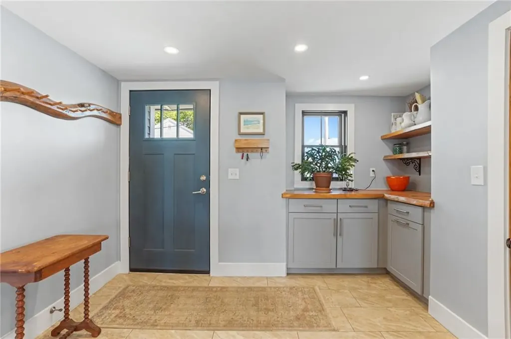 75 Fountain Avenue Portsmouth RI 02871