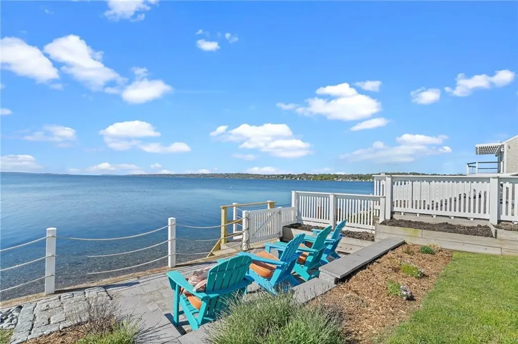 75 Fountain Avenue Portsmouth RI 02871