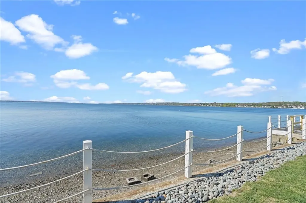75 Fountain Avenue Portsmouth RI 02871