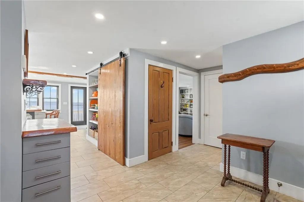 75 Fountain Avenue Portsmouth RI 02871