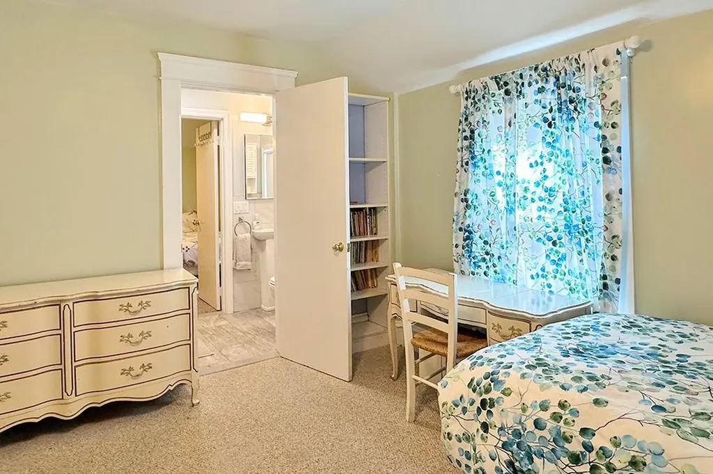 47 Sargent Avenue Providence RI 02906