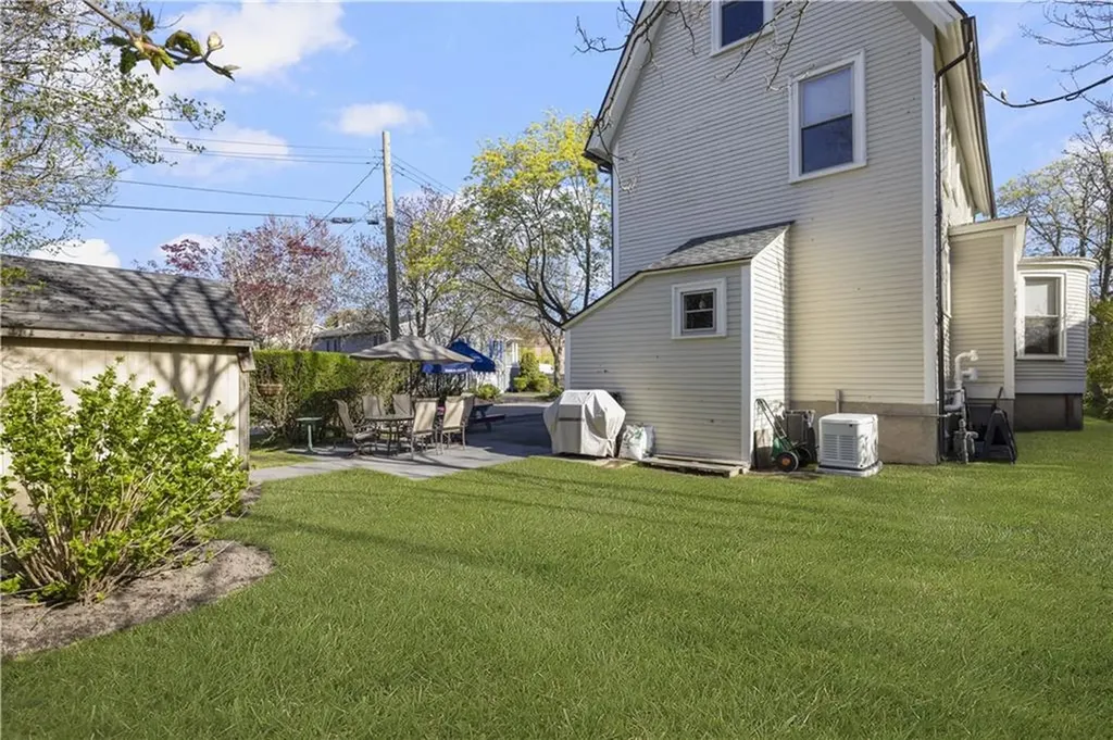 64 Bateman Avenue Newport RI 02840