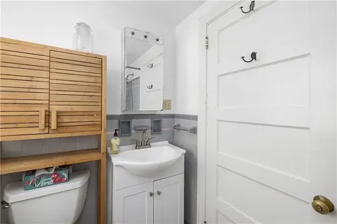 64 Bateman Avenue Newport RI 02840