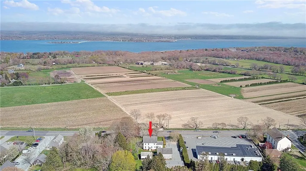906 East Main Road Portsmouth RI 02871