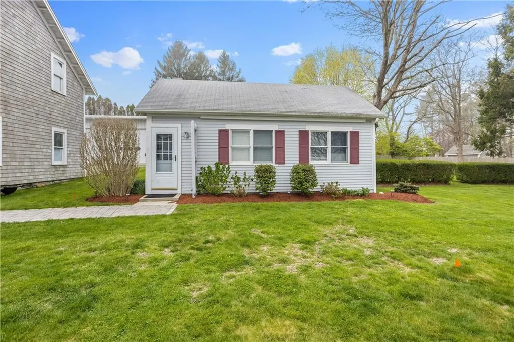 906 East Main Road Portsmouth RI 02871