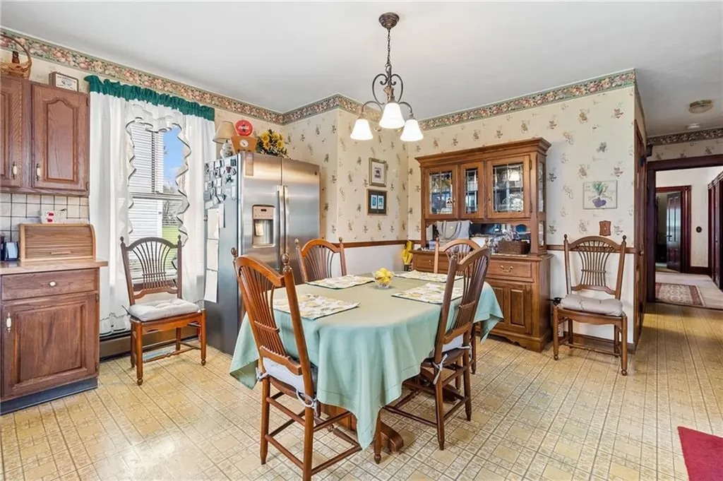 906 East Main Road Portsmouth RI 02871