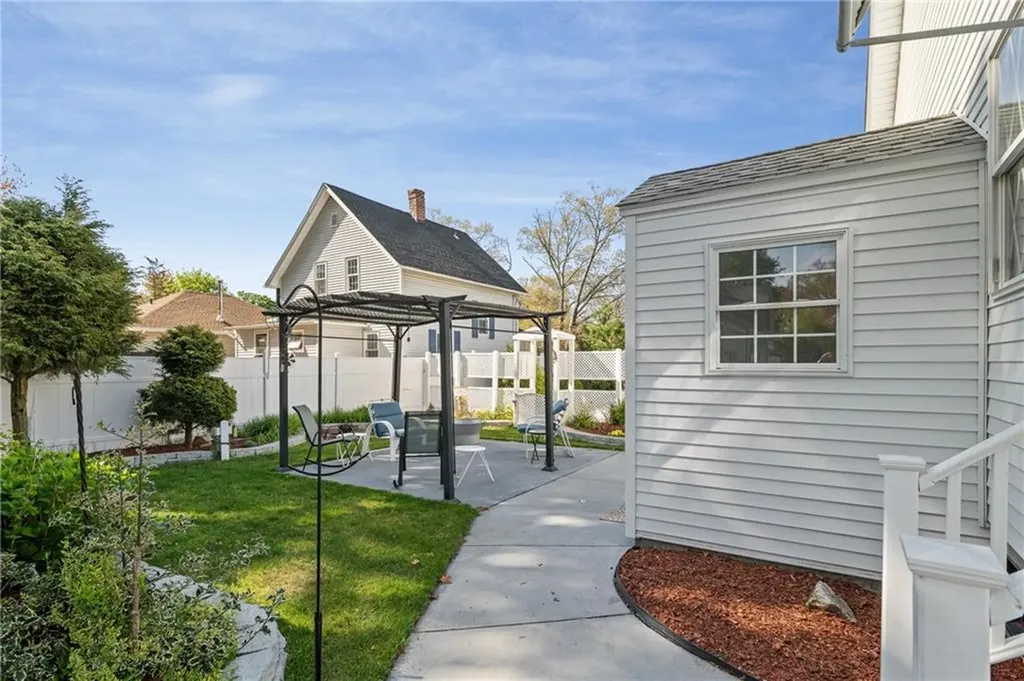331 Church Avenue Warwick RI 02889