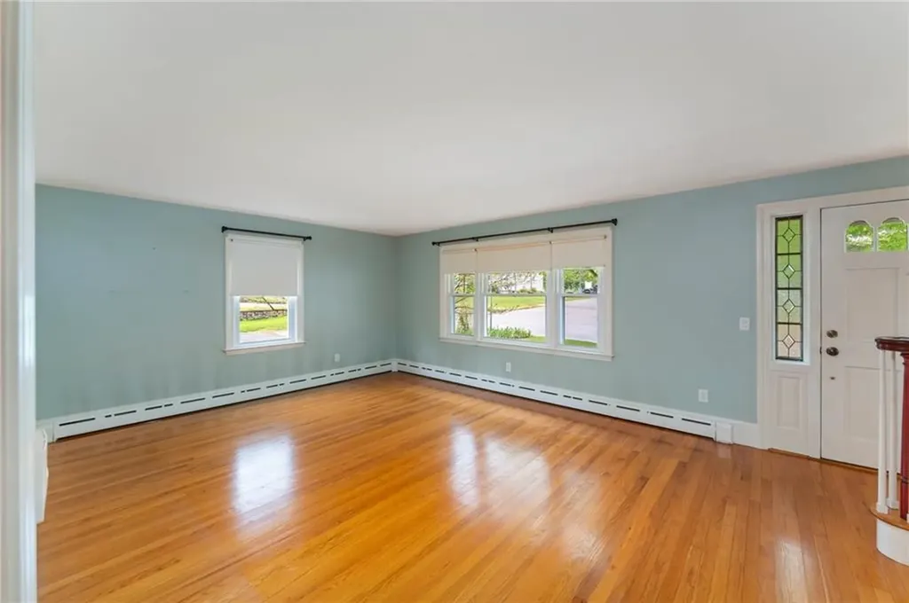 327 State Street Bristol RI 02809