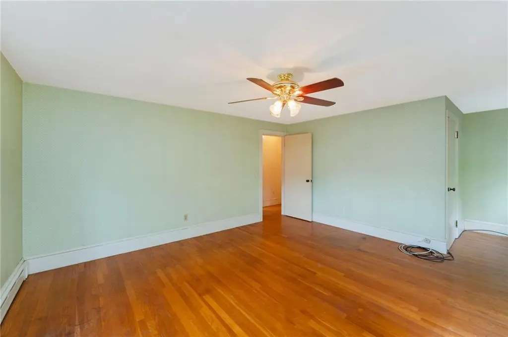 327 State Street Bristol RI 02809