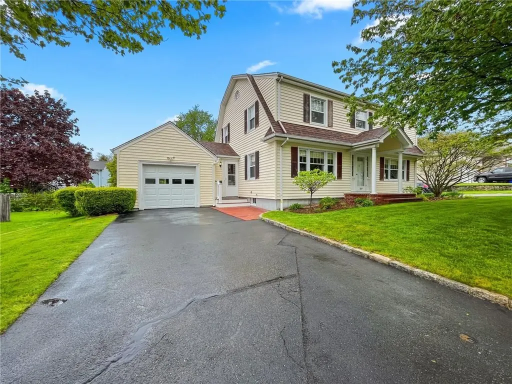 327 State Street Bristol RI 02809
