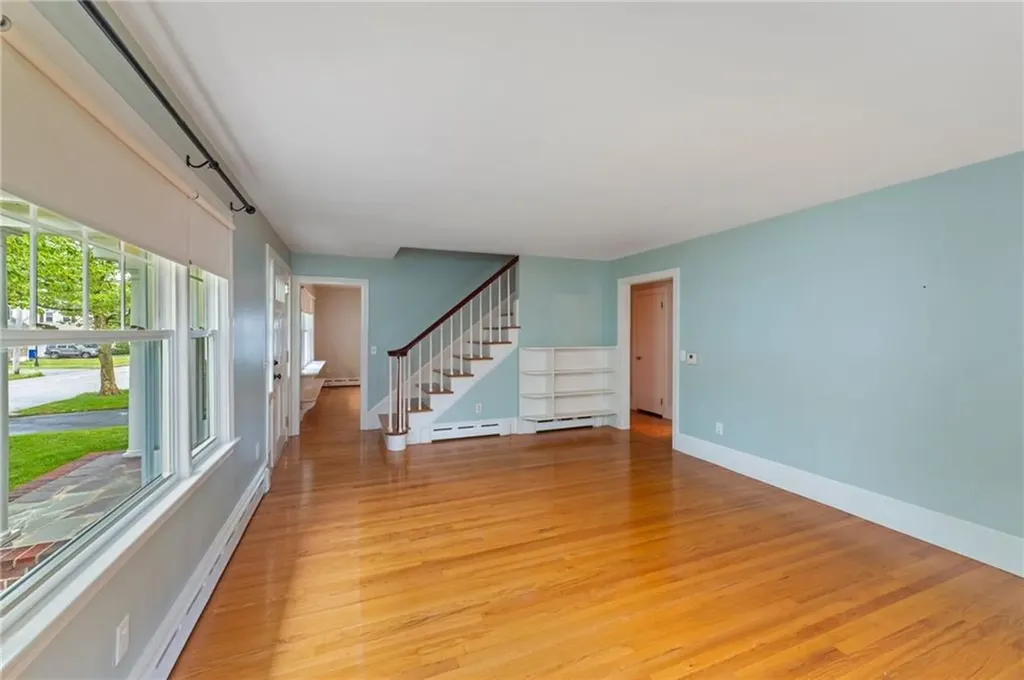 327 State Street Bristol RI 02809