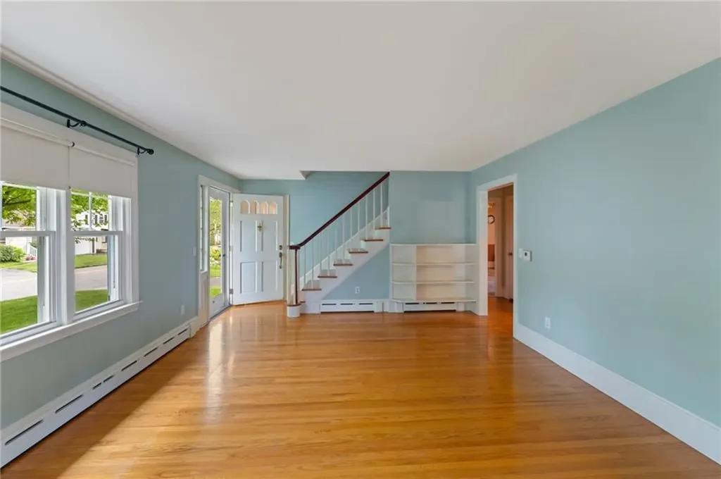 327 State Street Bristol RI 02809