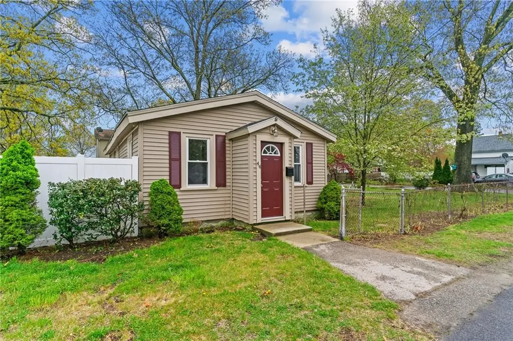 44 Northup Street Warwick RI 02889