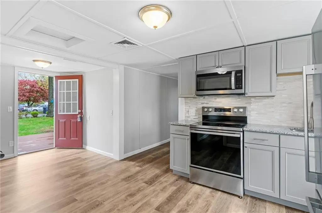 44 Northup Street Warwick RI 02889