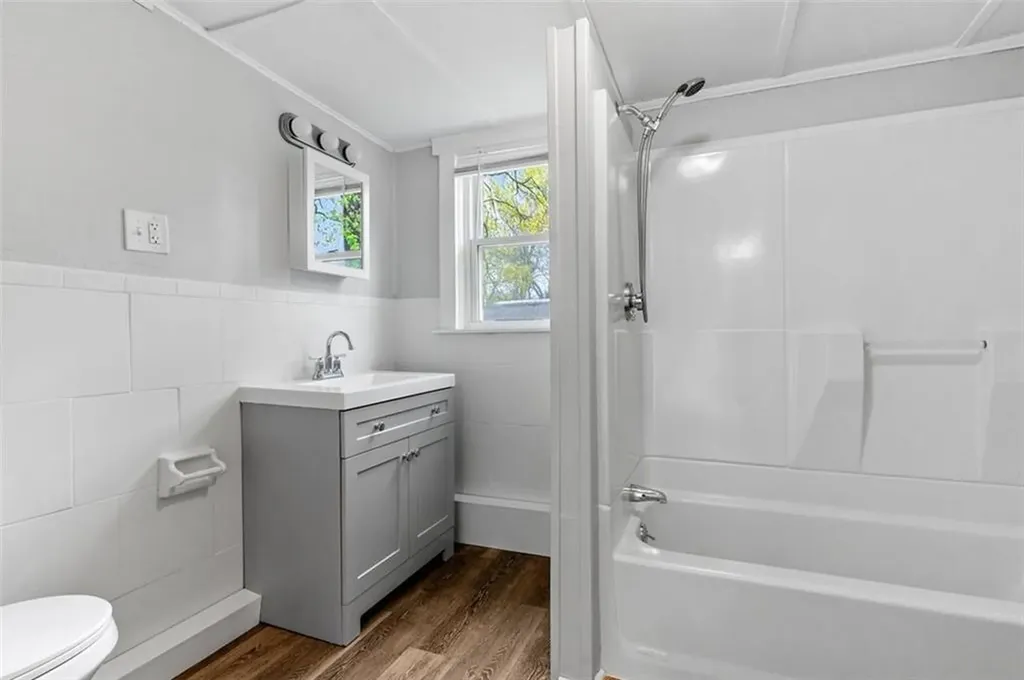 44 Northup Street Warwick RI 02889