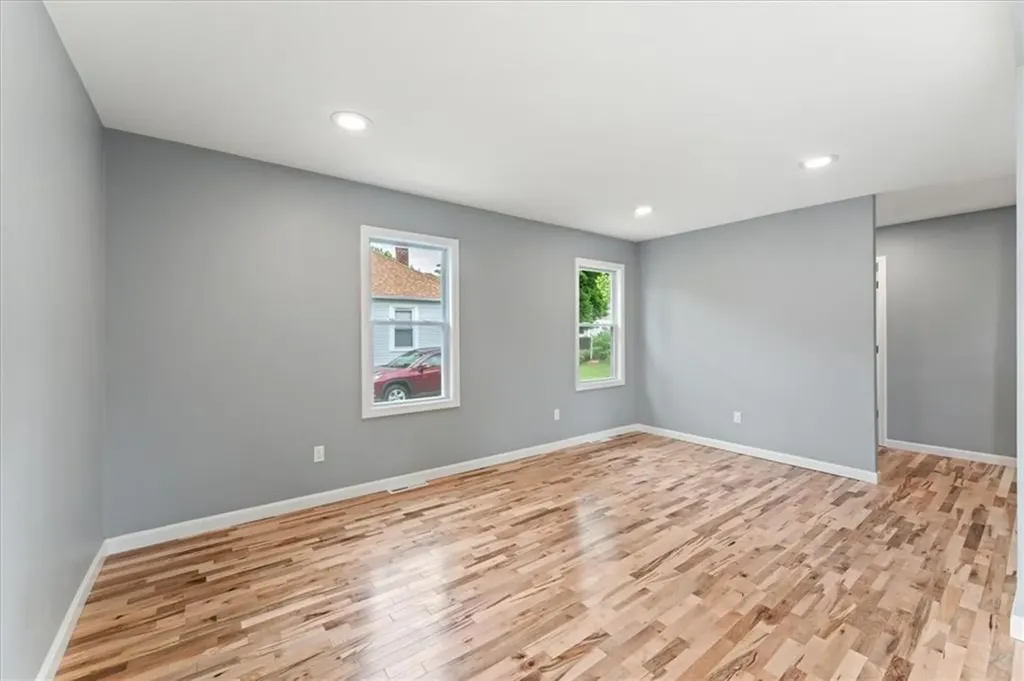 17 Bellevue Avenue Warwick RI 02888