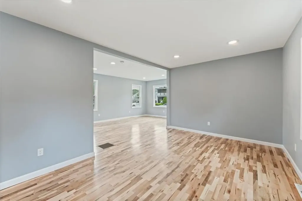 17 Bellevue Avenue Warwick RI 02888
