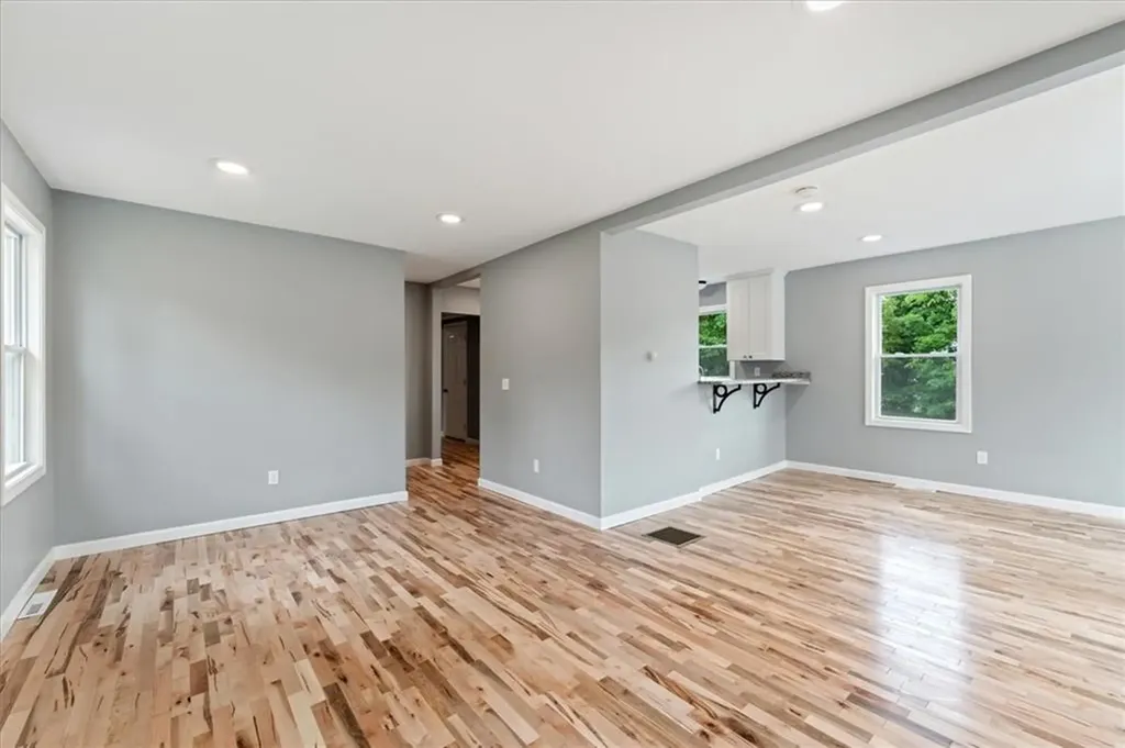 17 Bellevue Avenue Warwick RI 02888