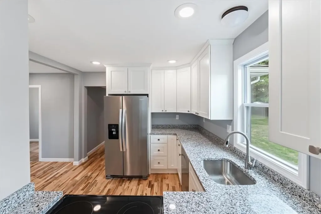 17 Bellevue Avenue Warwick RI 02888