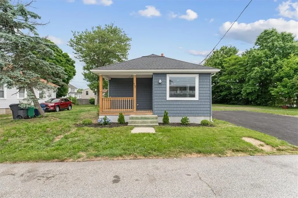 17 Bellevue Avenue Warwick RI 02888