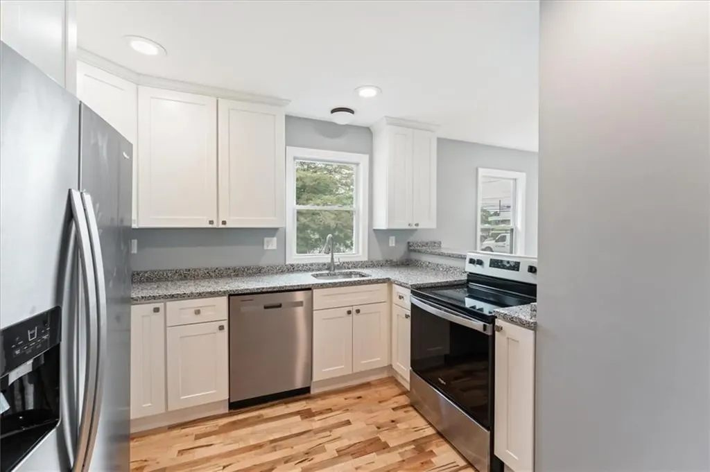17 Bellevue Avenue Warwick RI 02888