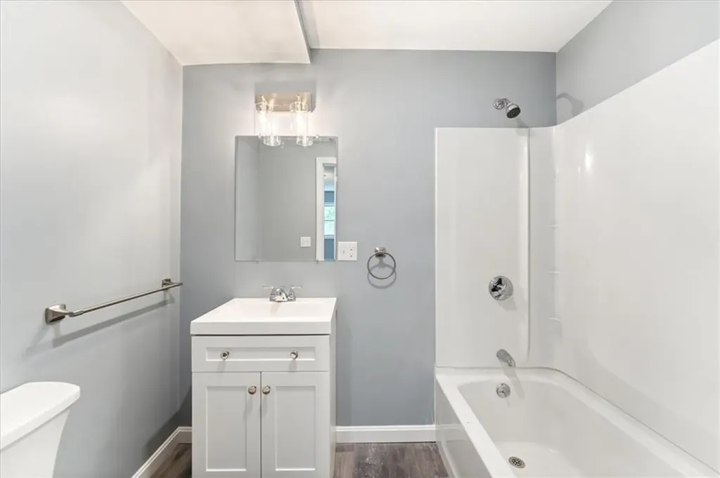 17 Bellevue Avenue Warwick RI 02888