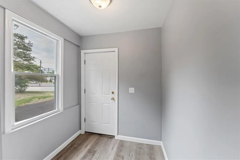 17 Bellevue Avenue Warwick RI 02888