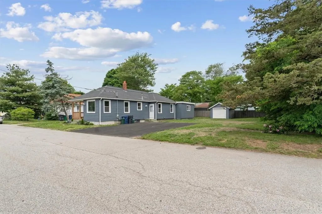 17 Bellevue Avenue Warwick RI 02888