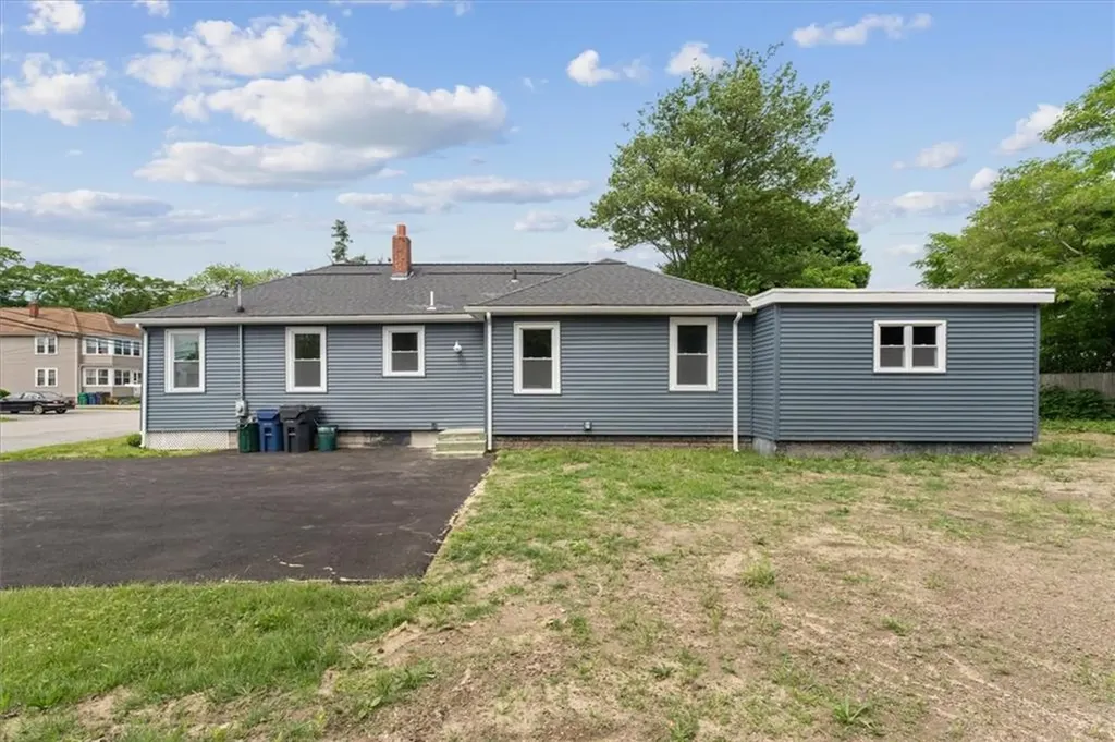 17 Bellevue Avenue Warwick RI 02888
