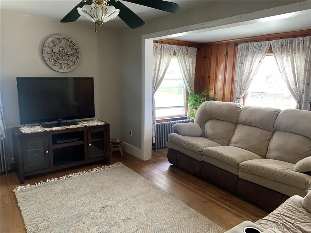 8 10 S Cornell Avenue Warren RI 02885