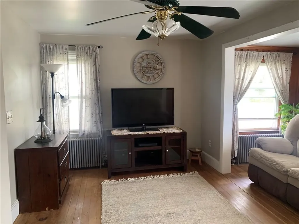 8 10 S Cornell Avenue Warren RI 02885
